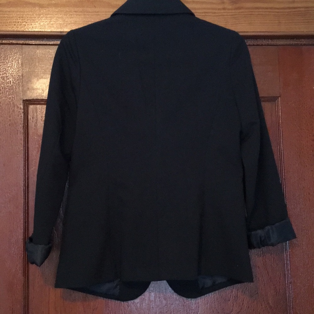 Blazer - Picture 4 of 6